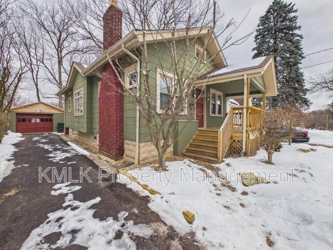 Photo - 1238 Sawyer Ave