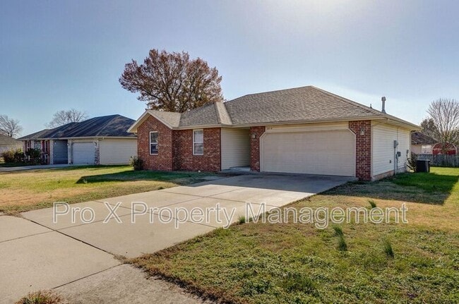 Photo - 5544 David St W