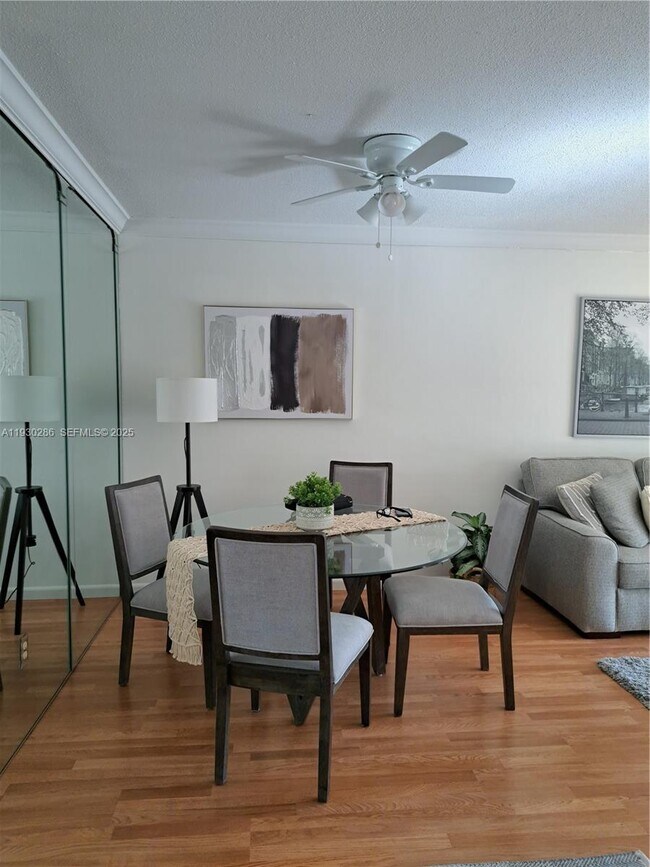 Photo - 450 Golden Isles Dr Unidad 3C