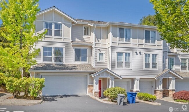 Building Photo - 3bd/2.5ba Bellevue Condo