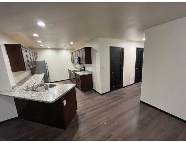 305 Post Oak Dr Unit B