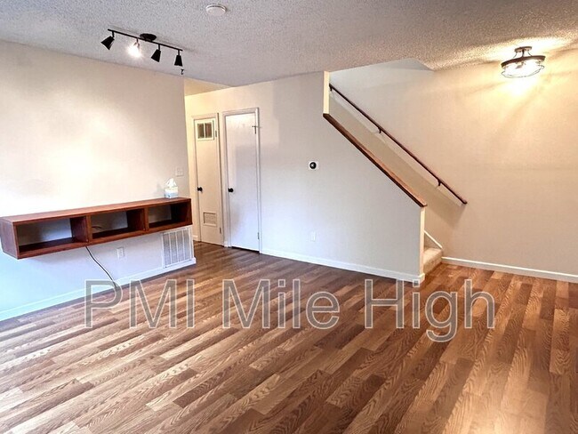 Photo - 8071 Wolff St