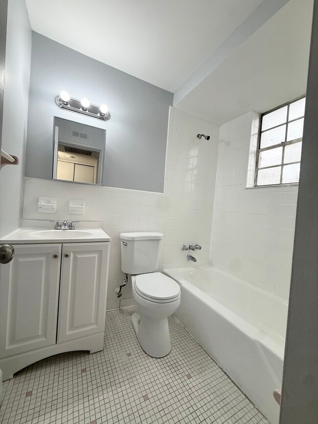 Photo - 2971 Four Towers Dr Unit 5