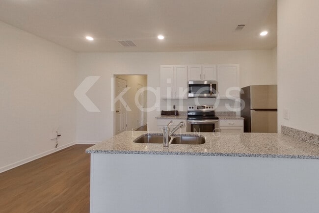 Photo - 226 Long Is Dr