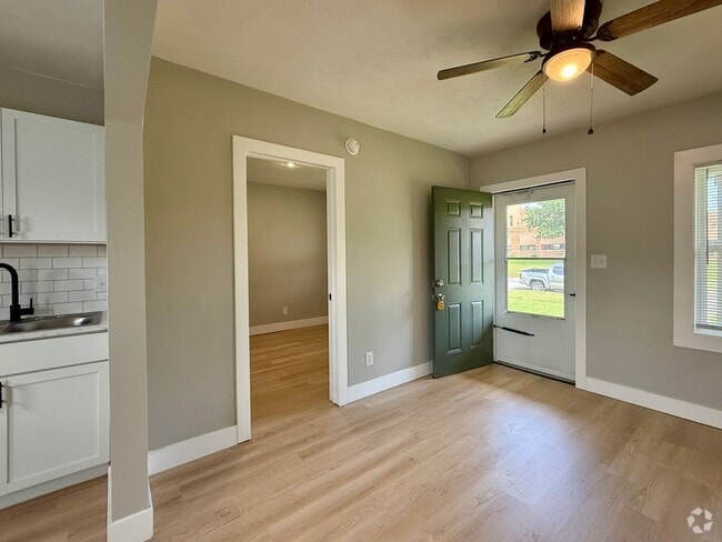 Building Photo - Glendale Quads Unit #3 Rental