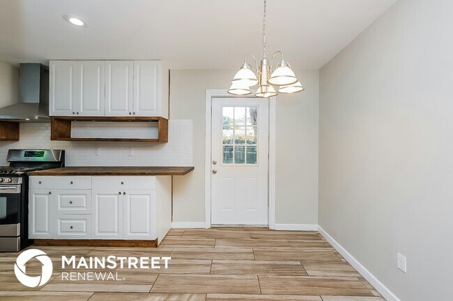 Photo - 2141 23rd St SW