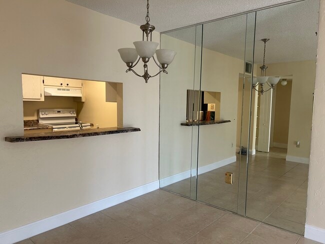 Building Photo - 519 Albee Farm Rd Unit 310