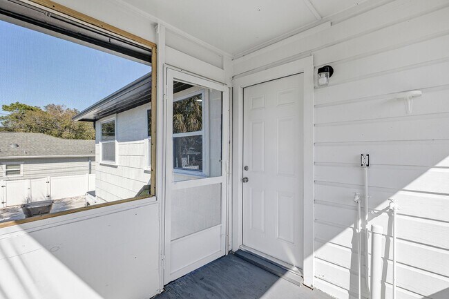 Photo - Bright & Updated 2BR Top Unit Duplex | White Kitchen & Stainless Appliances in Saint Petersburg