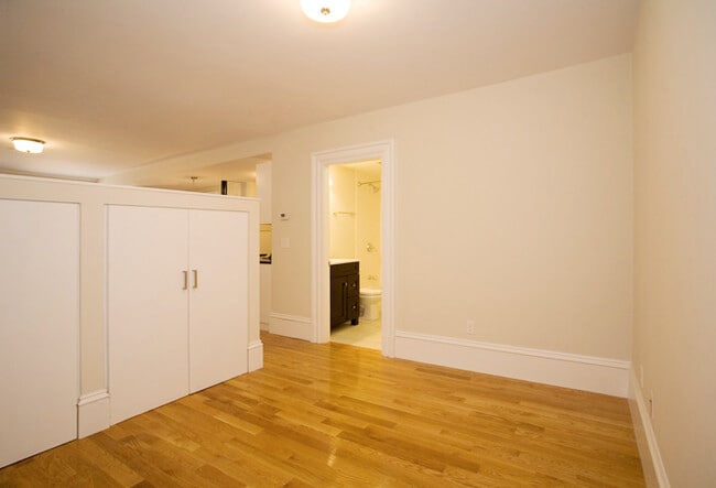 Building Photo - 658 Massachusetts Ave