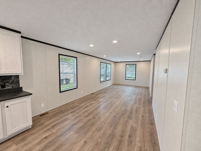 13 Hummingbird Dr