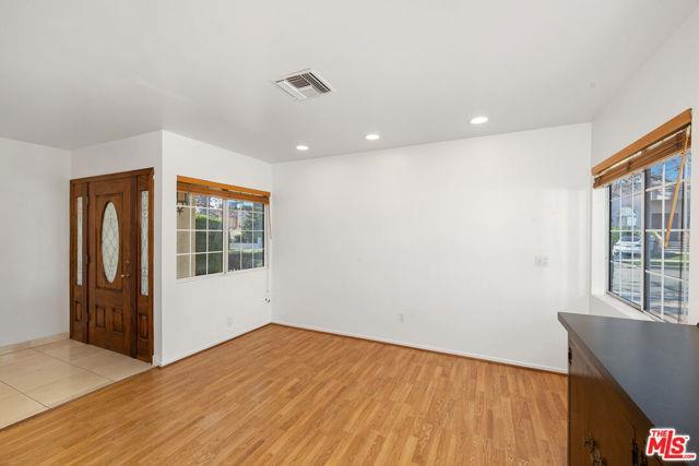 Photo - 312 S Maple Dr