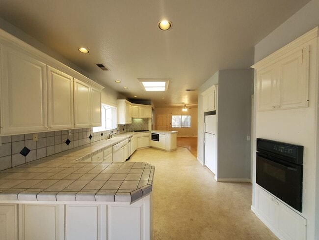 Photo - Introducing Your Dream Home:  A perfect blend of comfort and convenience!