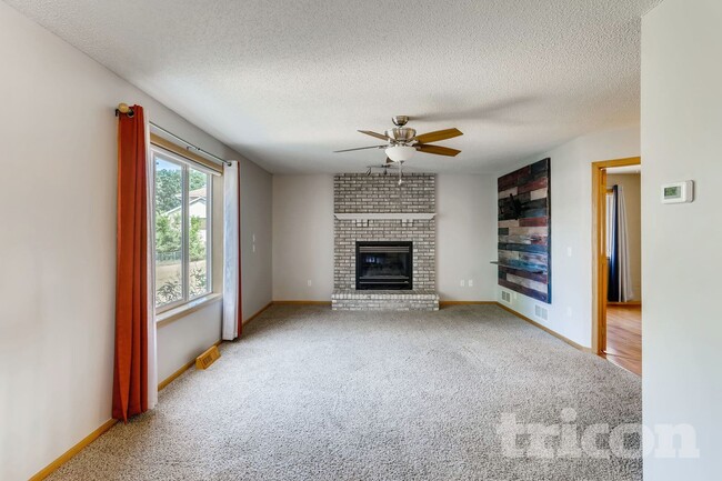 Photo - 15250 Sodium St NW