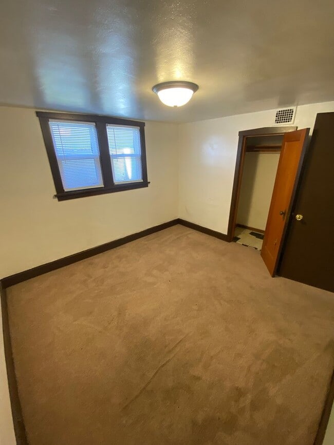 Photo - 110 E Rosser Ave Unit Lower Level