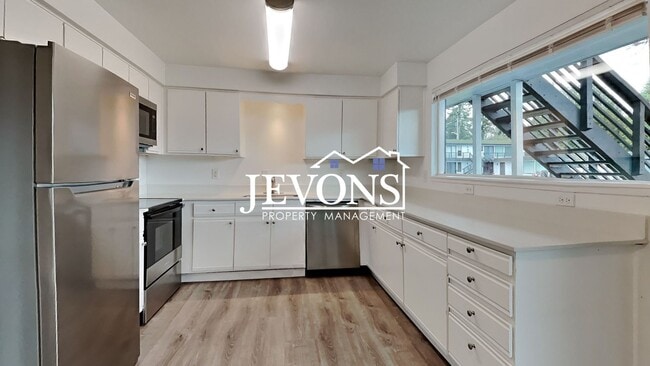 Photo - Blue Ridge - 28606 Pacific Highway S Feder...