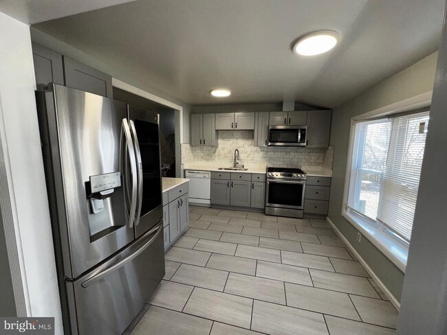 Photo - 4111 Landgreen St