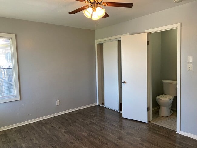 Photo - Oleander home with a HUGE shop!