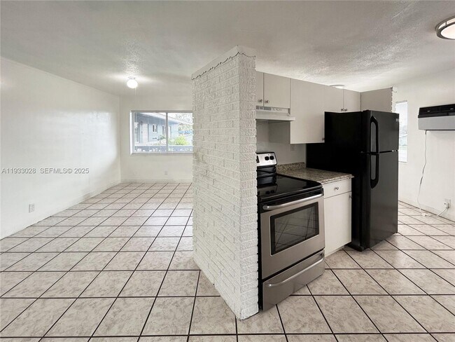 Photo - 3049 NW 9th Ave Unit 6