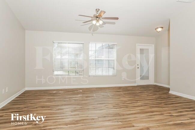 Photo - 3240 Alesio Ave