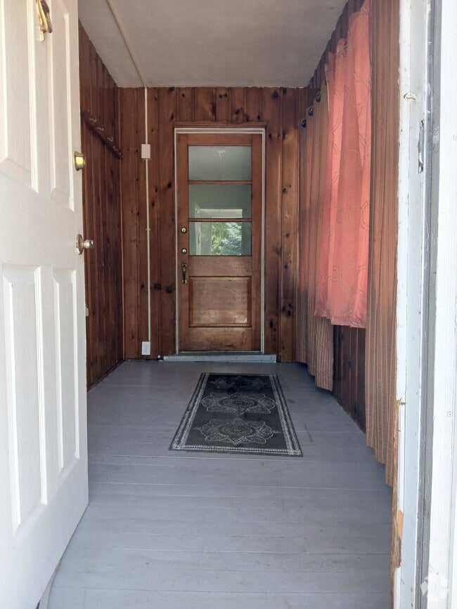 Building Photo - 151 Weaver St Unit 2 Rental
