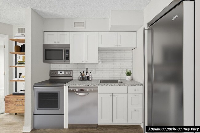 Photo - Lenox Cove | NEWLY-DESIGNED APARTMENTS