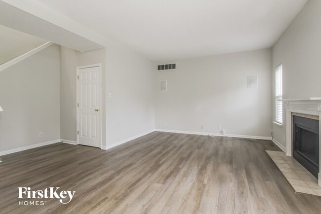 Photo - 3639 Homestead Cir E