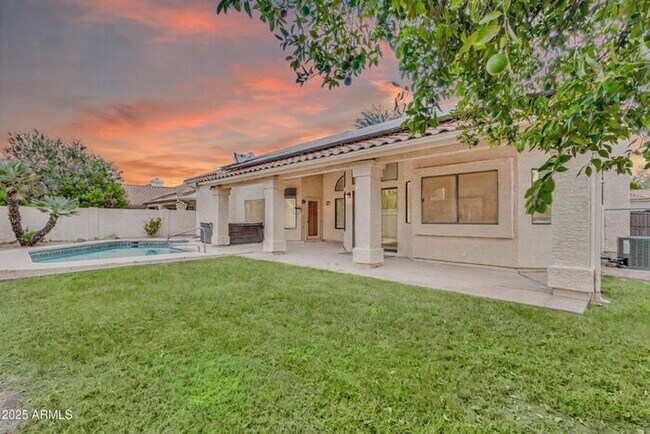 Photo - Stunning 4beds/2.5baths single-level home in the heart of Tempe!