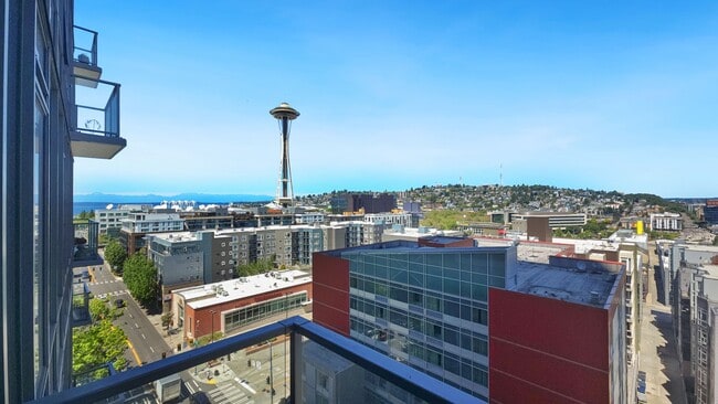 Building Photo - Luxury 1 Bed • 1 Bath at Spire Condominiums
