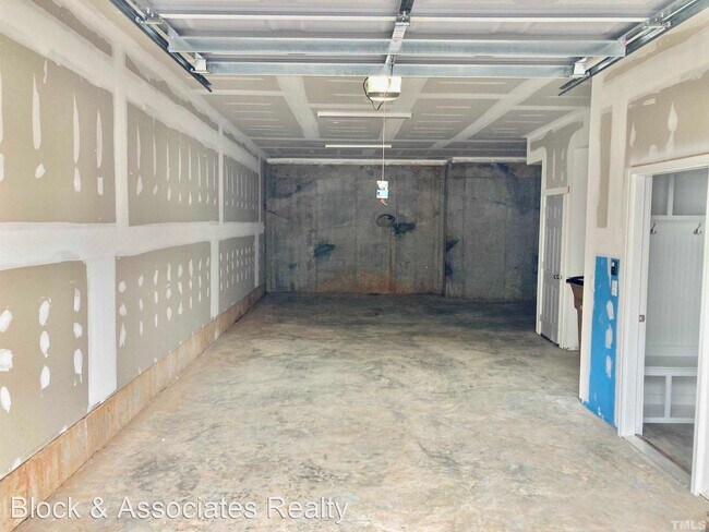 Photo - 3 br, 2.5 bath House - 809 S Franklin Street