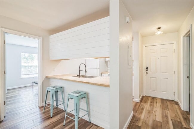 Photo - 3800 SW 20th Ave Unit 112