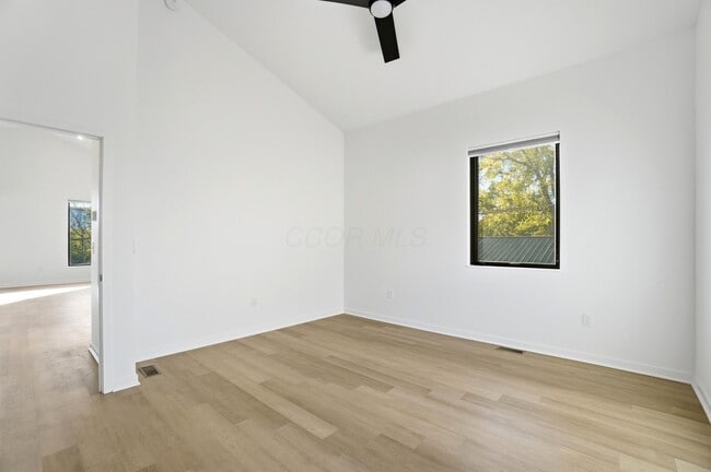 Photo - 33 N Blacksmith Ln