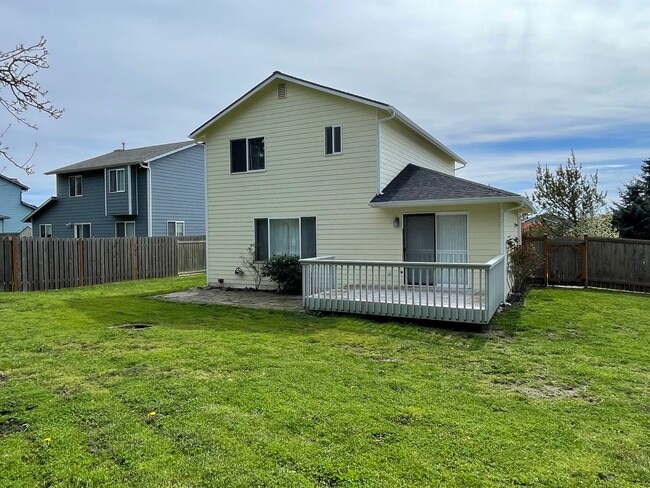 Photo - ***PENDING APPLICATION***Beautiful 3 Bedroom Home, Pet Friendly!