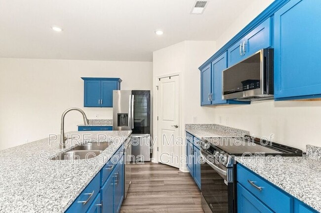 Photo - 484 Pender Woods Dr