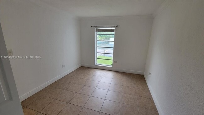 Building Photo - 7232 SW 94th Pl Unit E7 Rental