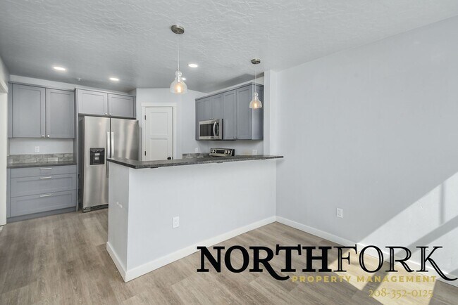 Photo - 1110 Manor Dr Unit 102/B