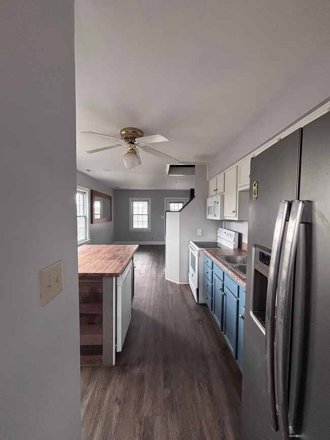 Photo - 2925 Bowman Ave