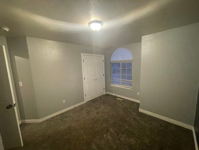 Photo - 854 S 600 E