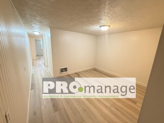 Photo - 437 W Crowley St Unidad 437 B