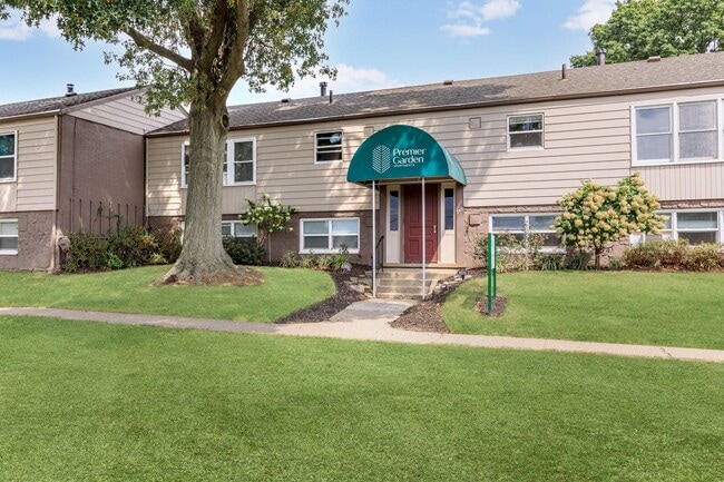 Premier Garden Apartments