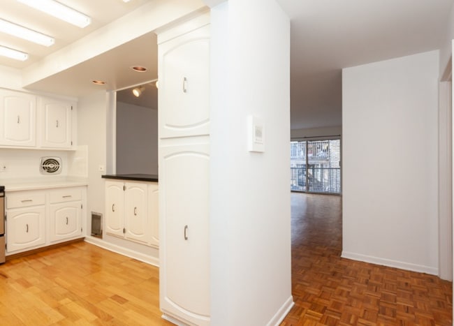 Photo - 4334 N Clarendon Ave Unit # 0209