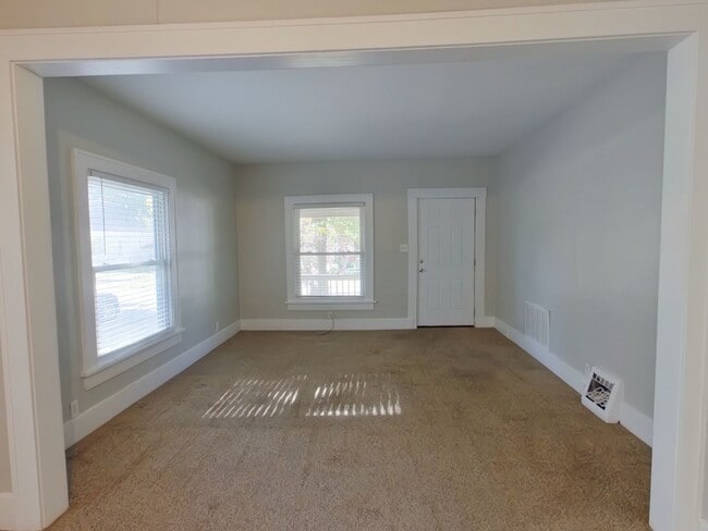 Photo - 322 N Spruce St Unidad Front