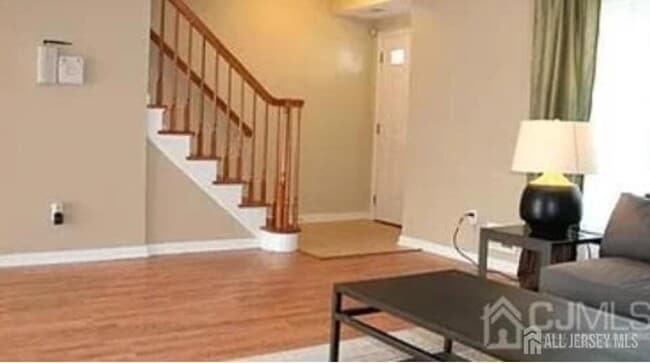 Photo - 36B-3636 Henry St Unit 36B