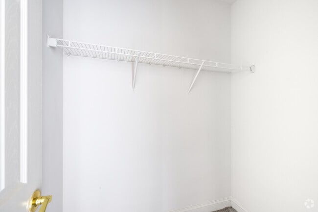 Unit 2 - Studio - 725SF - Closet
