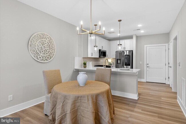 Photo - 76 Old Mill Bottom Rd N Unit 203