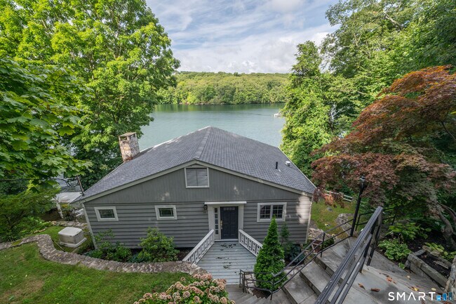 25 Terrace Dr