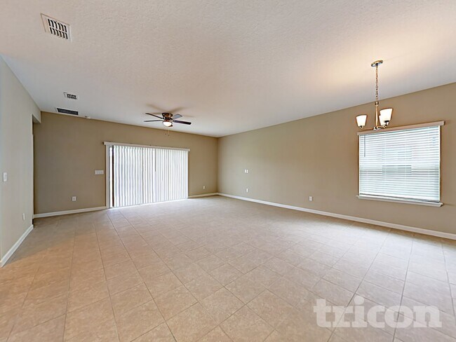 Photo - 155 Bloomfield Wy