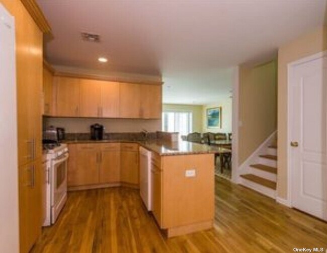 269 E Broadway Townhome Townhome Rental in Long Beach NY