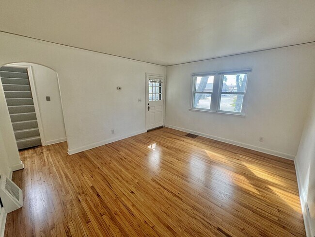 1142 4th Ave SE