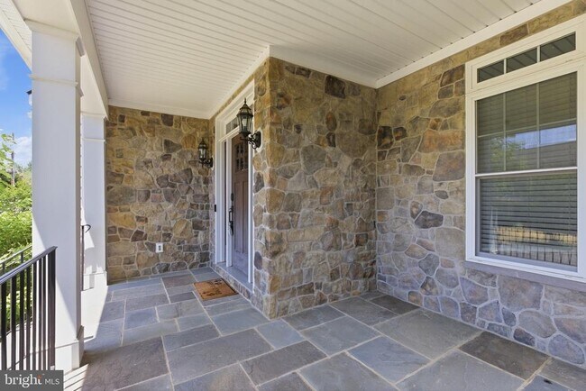 Photo - 2233 N Underwood St