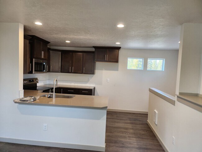 Photo - 16474 Carter Ct Apartamento Unidad B